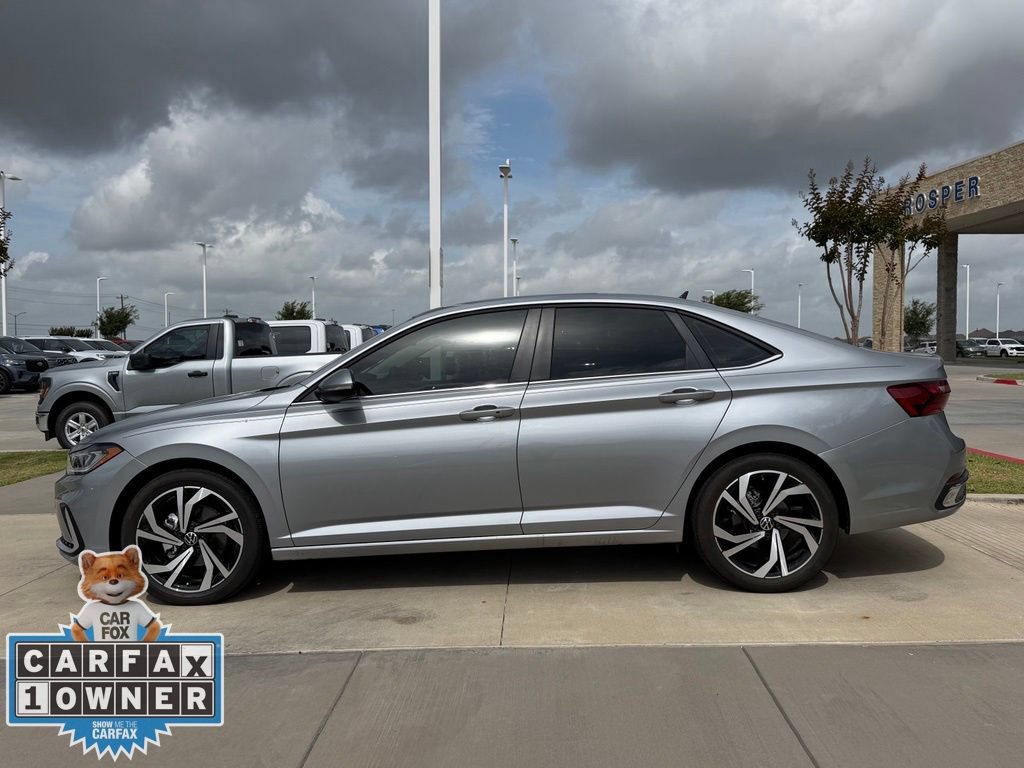 Used 2025 Volkswagen Jetta SEL FWD image 8