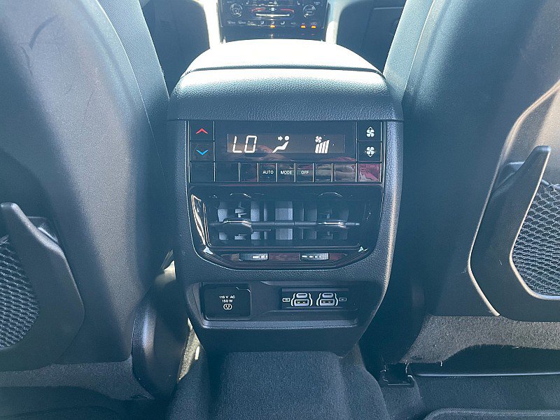 Used 2024 Jeep Grand Cherokee L Laredo image 33