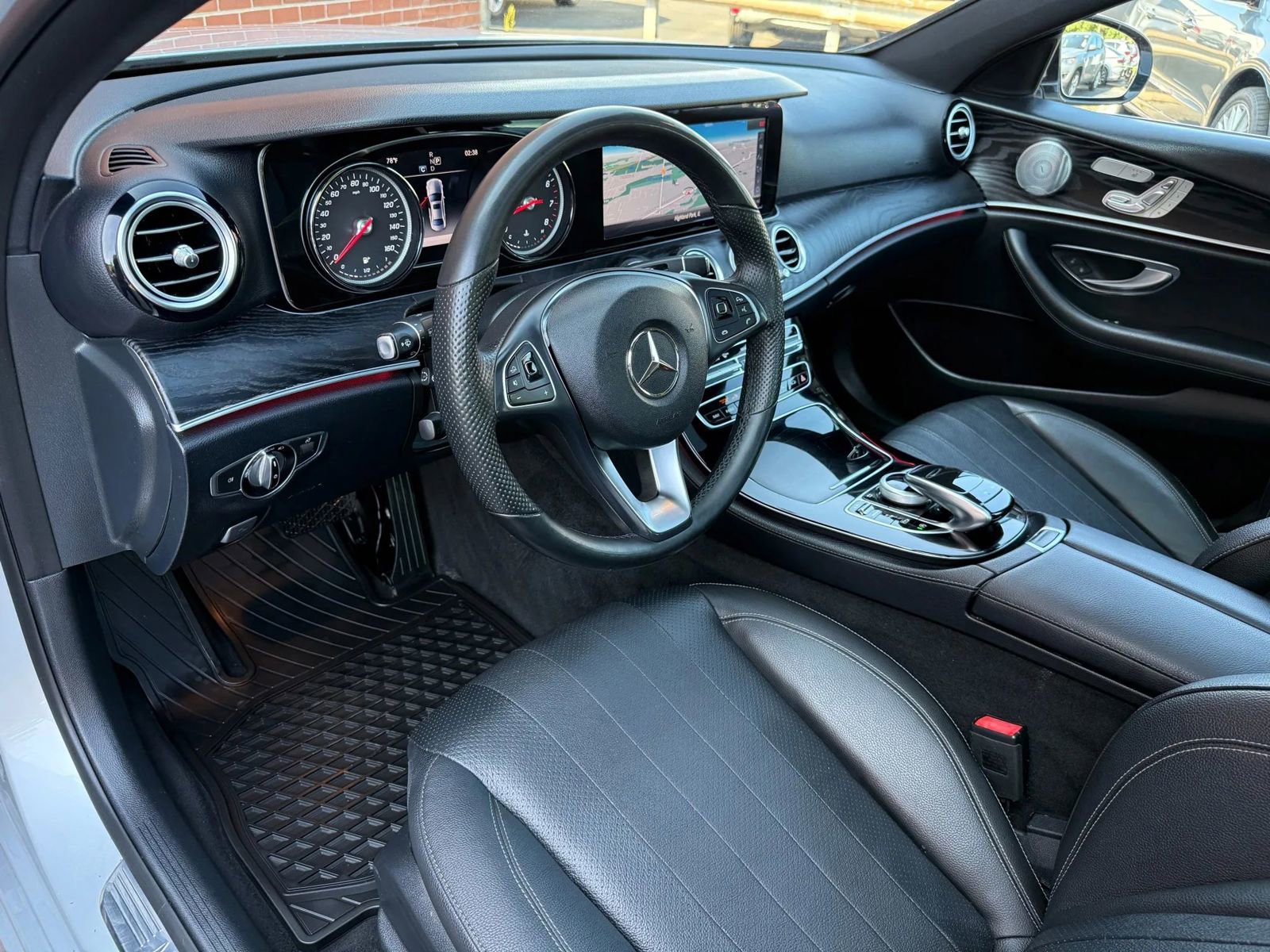 Used 2017 Mercedes-Benz E 300 4MATIC image 15