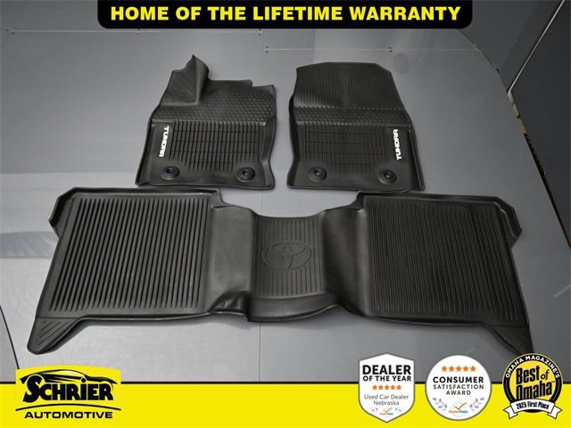 Used 2023 Toyota Tundra Limited image 32