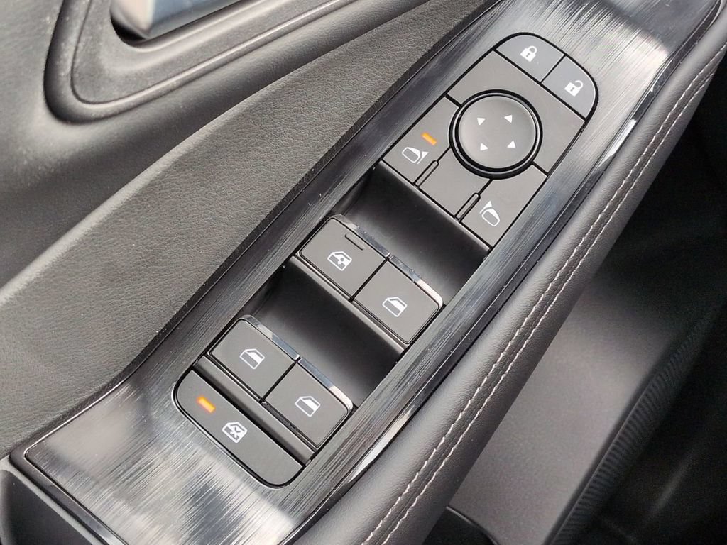 Certified 2026 Nissan Rogue SV FWD image 22