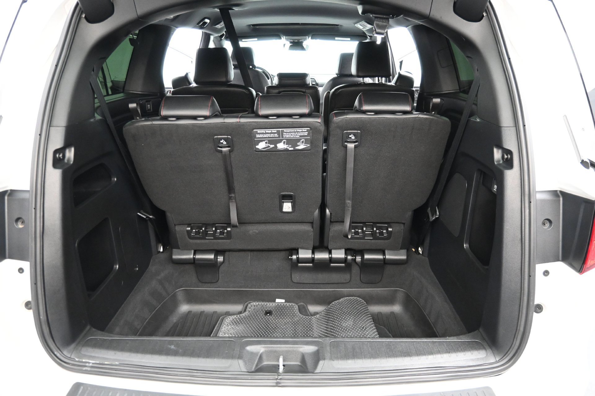 Used 2024 Honda Odyssey Sport image 11