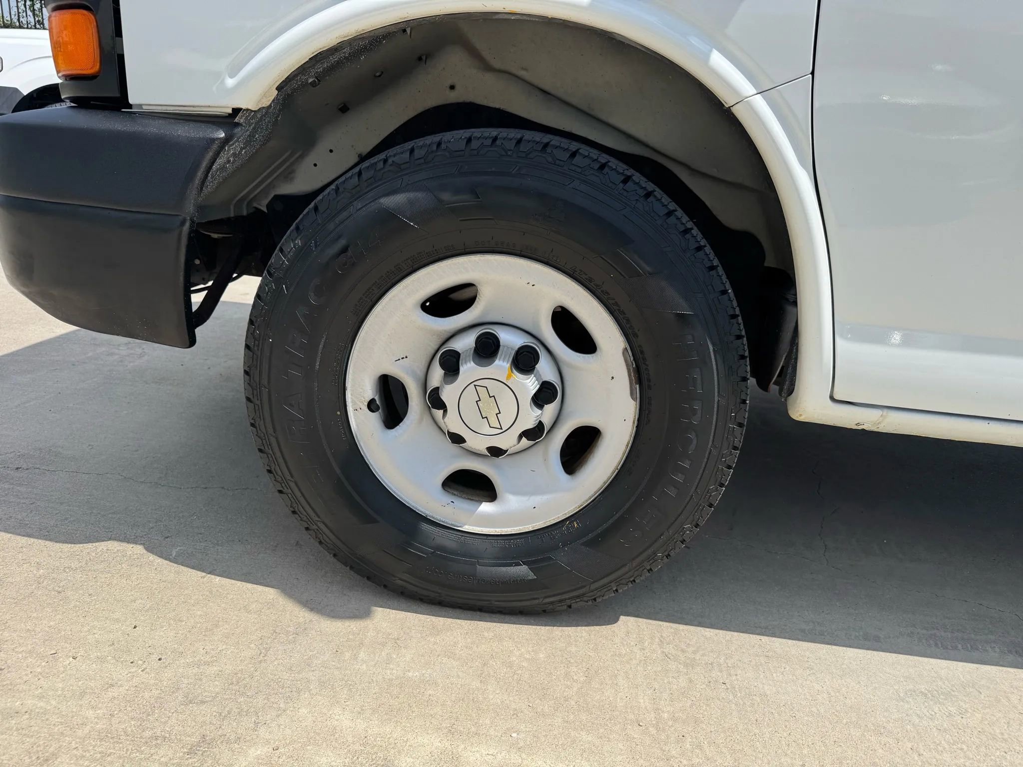 Used 2011 Chevrolet Express 2500 LS image 14