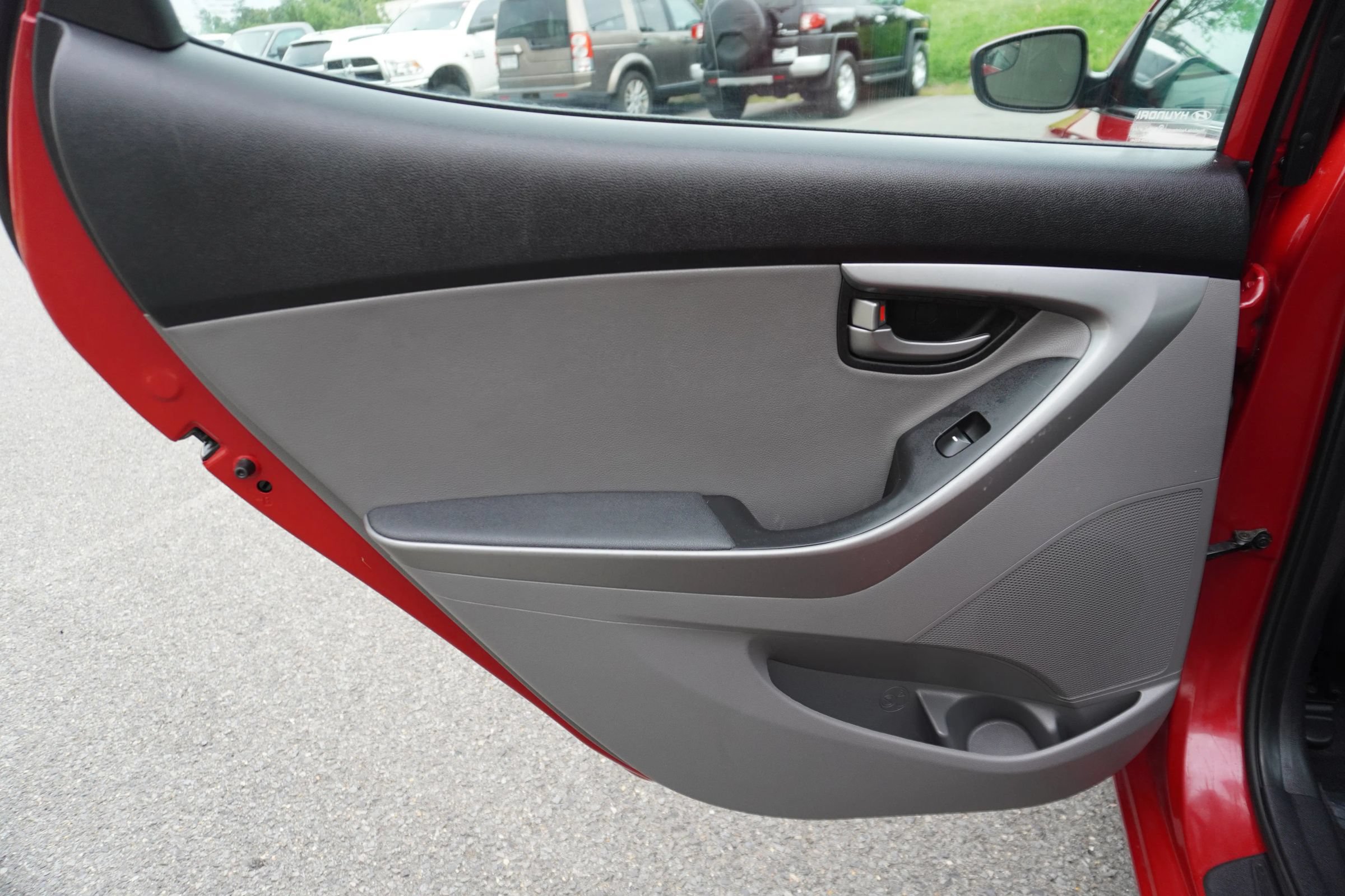 Used 2015 Hyundai Elantra Sport FWD image 14