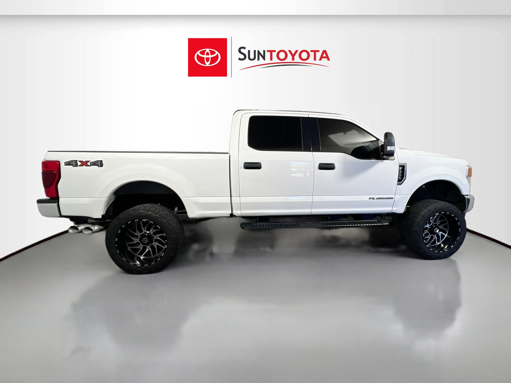 Used 2020 Ford F350 XLT image 2