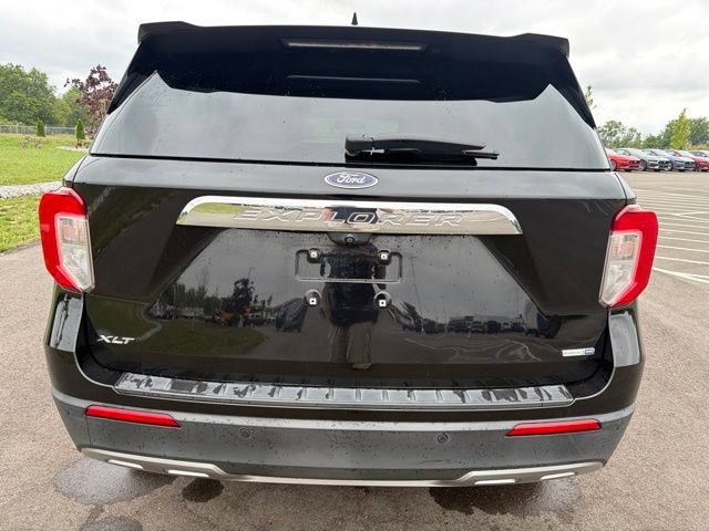 Used 2020 Ford Explorer XLT w/ Equipment Group 202A AWD/4WD image 8
