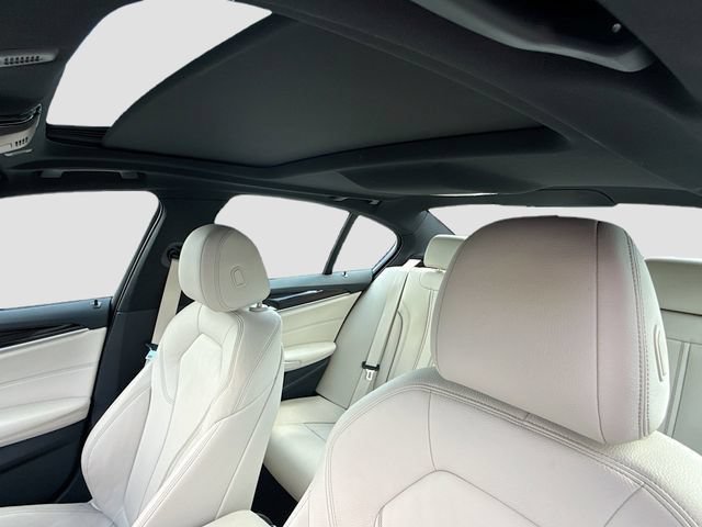 Used 2023 BMW 530i w/ Premium Package RWD image 28