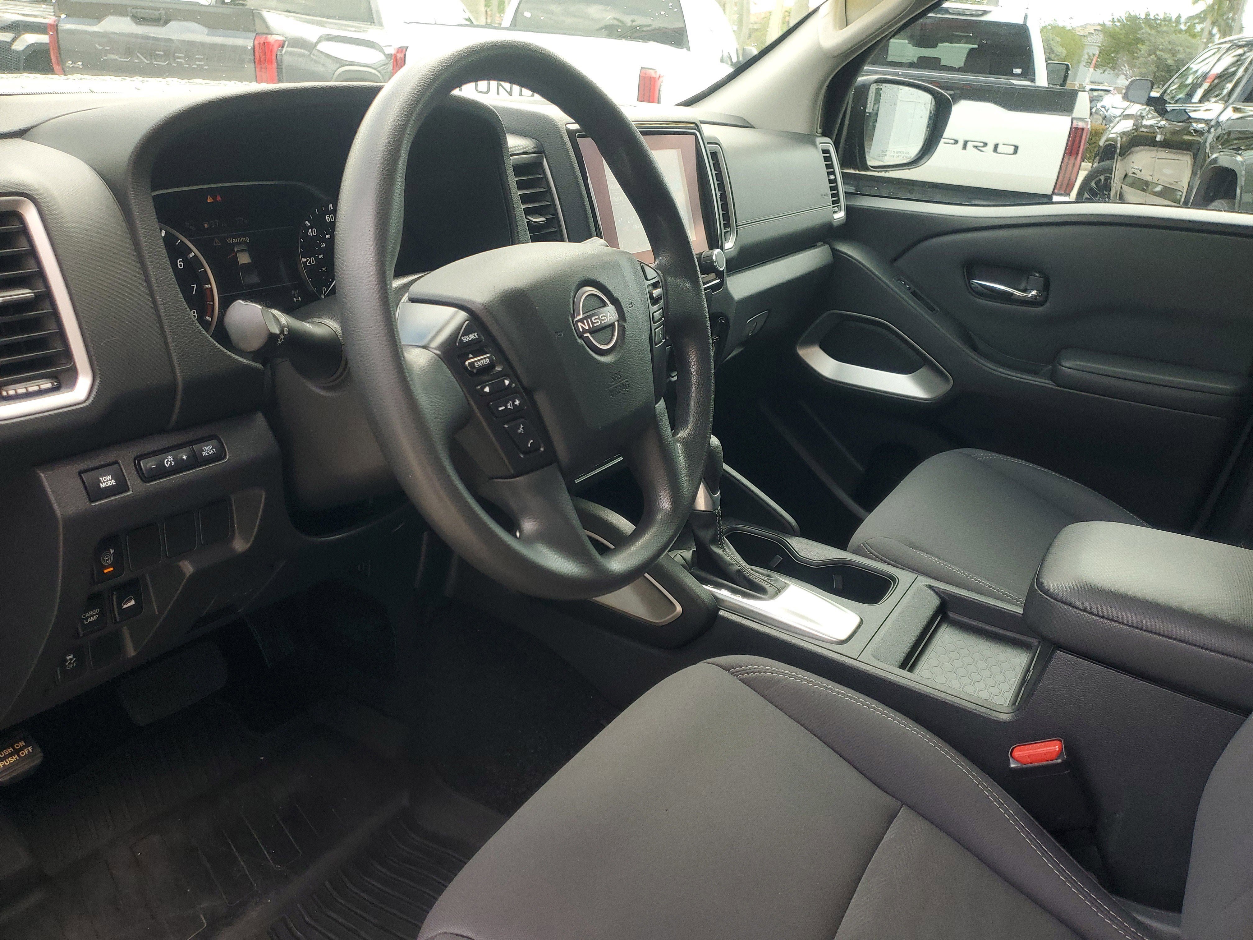 Used 2022 Nissan Frontier SV w/ Technology Package image 15