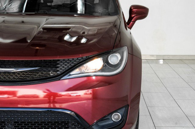 Used 2019 Chrysler Pacifica Touring-L w/ S Appearance Package FWD image 46