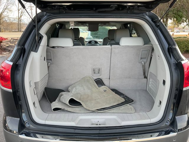 Used 2011 Buick Enclave CXL image 20