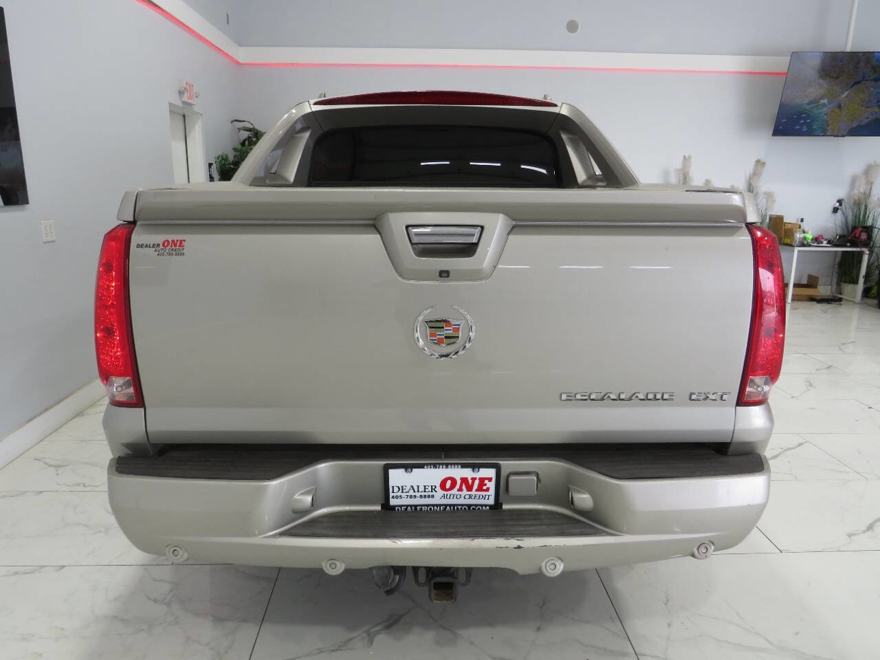 Used 2007 Cadillac Escalade EXT w/ Information Package AWD/4WD image 5