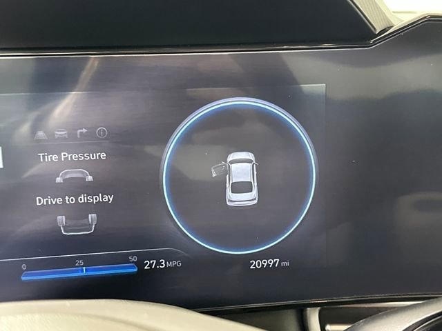 Certified 2024 Hyundai Elantra SEL image 18