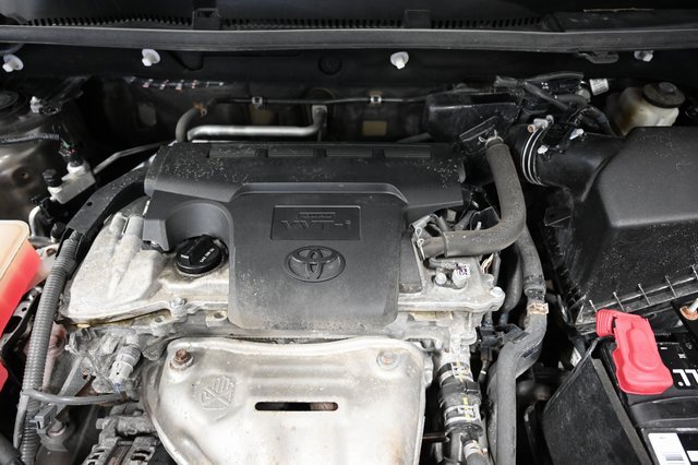 Used 2014 Toyota RAV4 Limited image 31