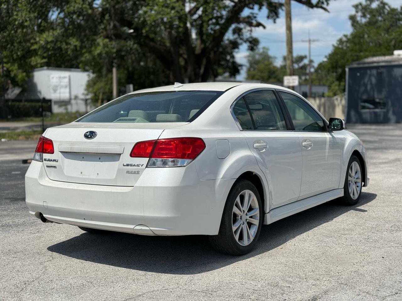 Used 2014 Subaru Legacy 2.5i Premium AWD/4WD image 5