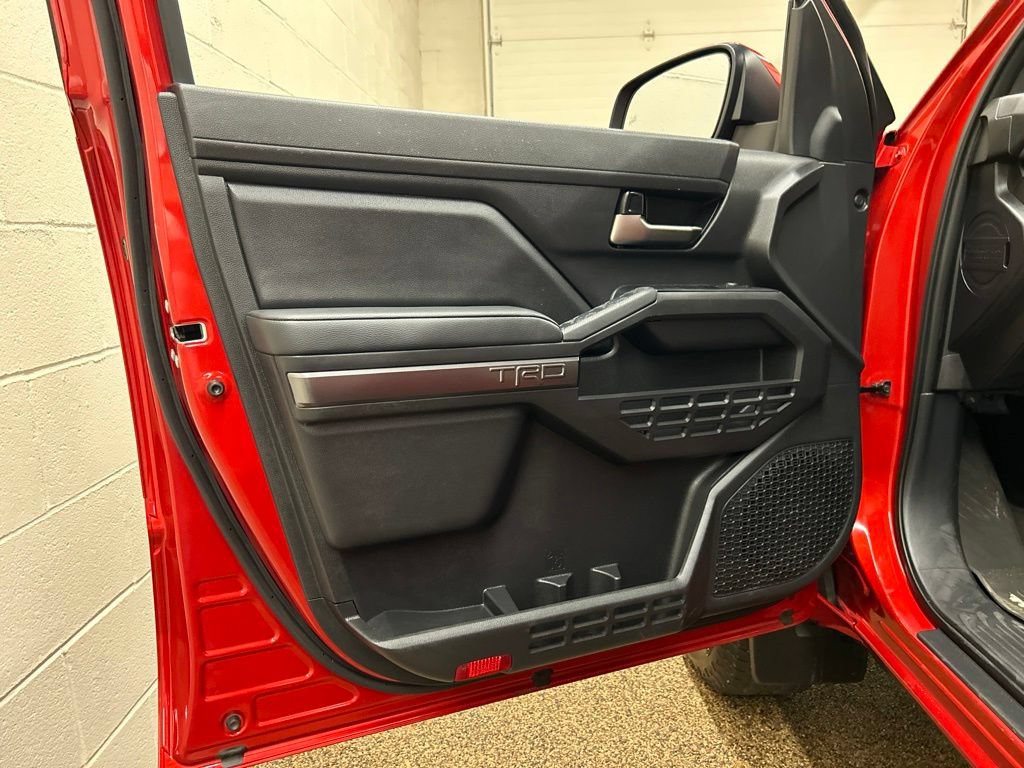Used 2025 Toyota Tacoma TRD Off-Road AWD/4WD image 13