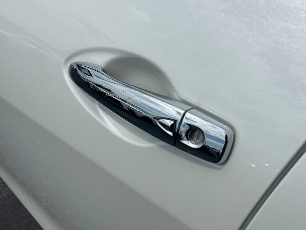 Used 2022 Nissan Maxima Platinum w/ Sport Mat Group FWD image 24