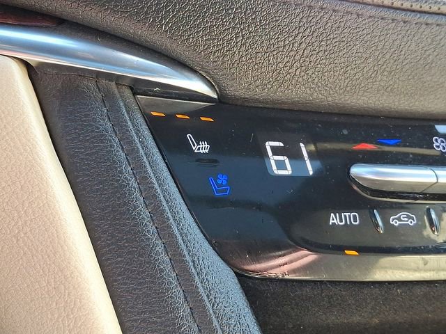 Used 2018 Cadillac XT5 Premium Luxury FWD image 25