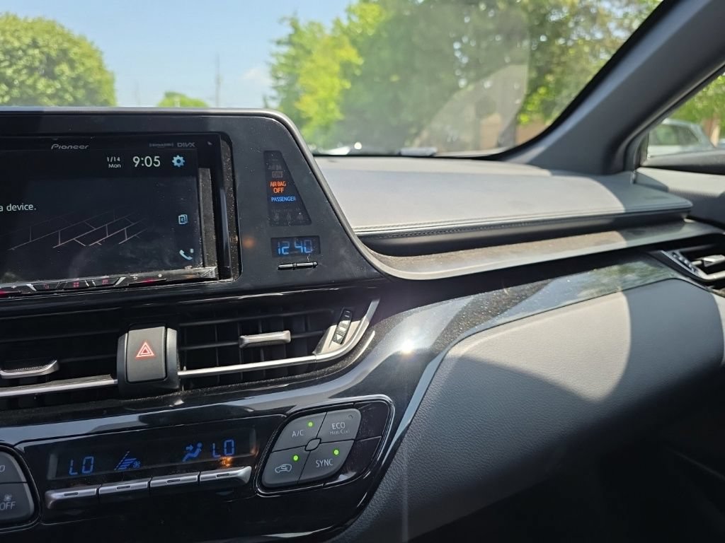 Used 2018 Toyota C-HR XLE FWD image 19