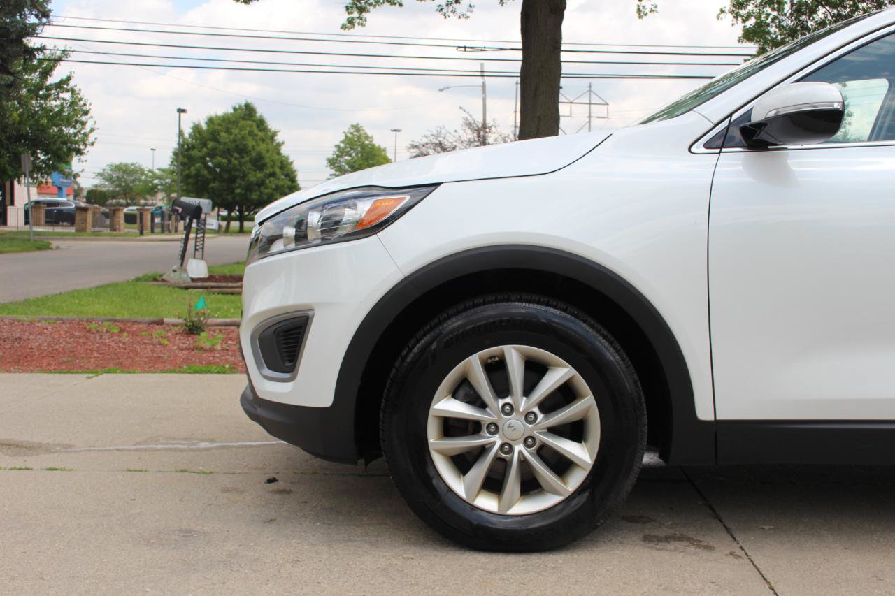 Used 2017 Kia Sorento FWD image 40