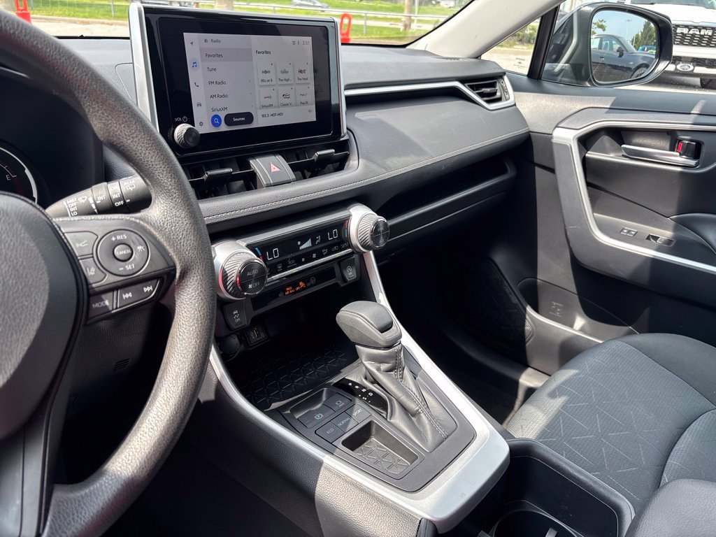 Used 2025 Toyota RAV4 XLE FWD image 44