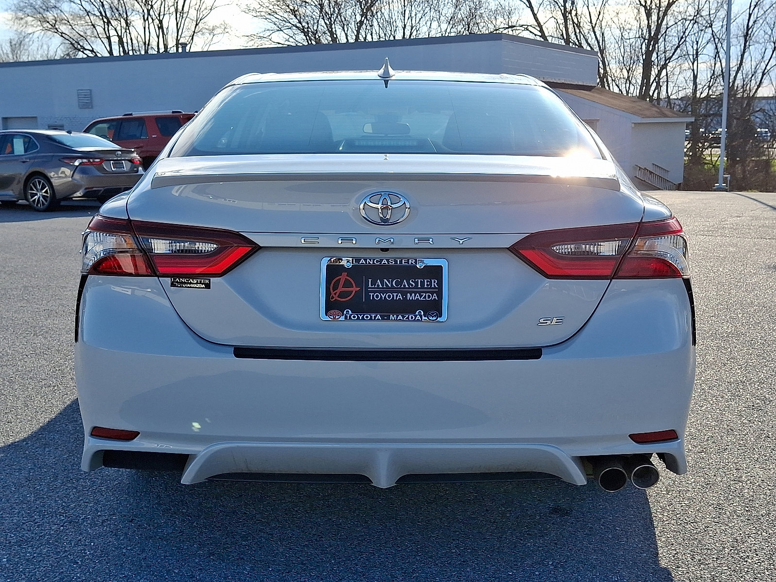 Used 2023 Toyota Camry SE image 6