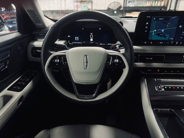 New 2026 Lincoln Aviator AWD image 28