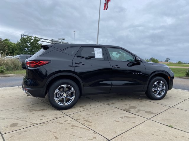 Used 2025 Chevrolet Blazer LT FWD image 12