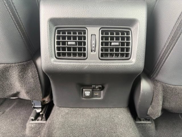 Used 2025 Toyota Camry SE FWD image 7