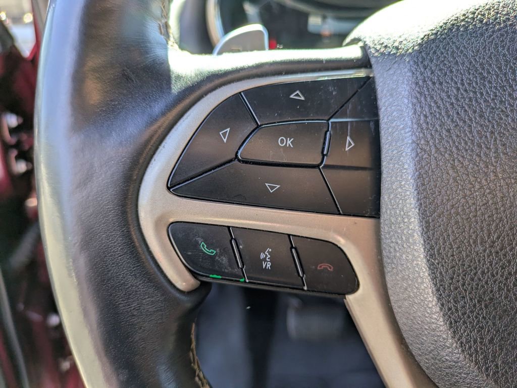 Used 2017 Jeep Grand Cherokee Limited AWD/4WD image 16