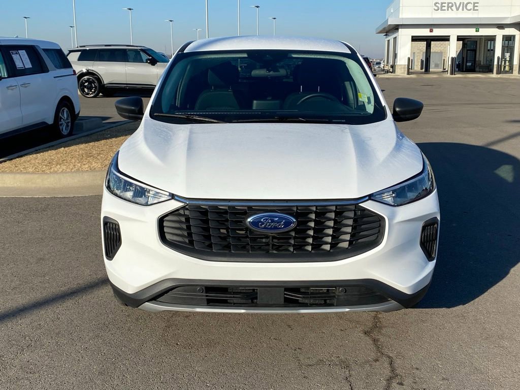 Used 2025 Ford Escape Active w/ Cold Weather Package image 2