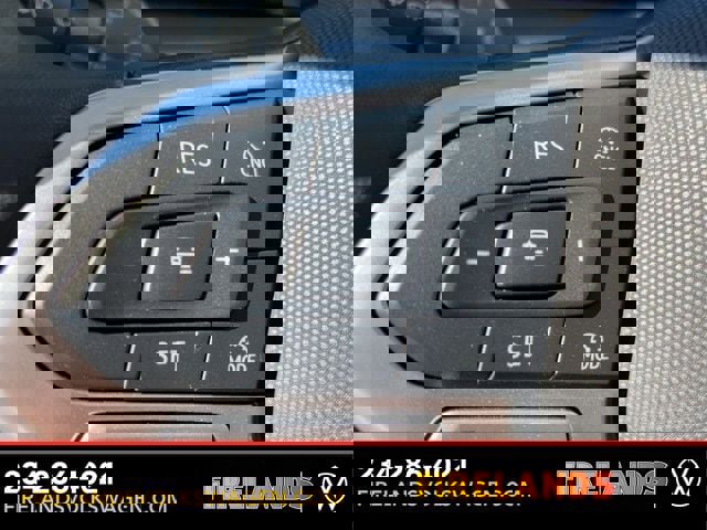 New 2025 Volkswagen Tiguan SE image 29