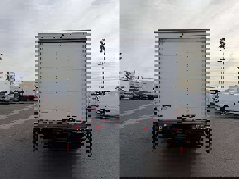 Used 2023 Isuzu NPR image 4