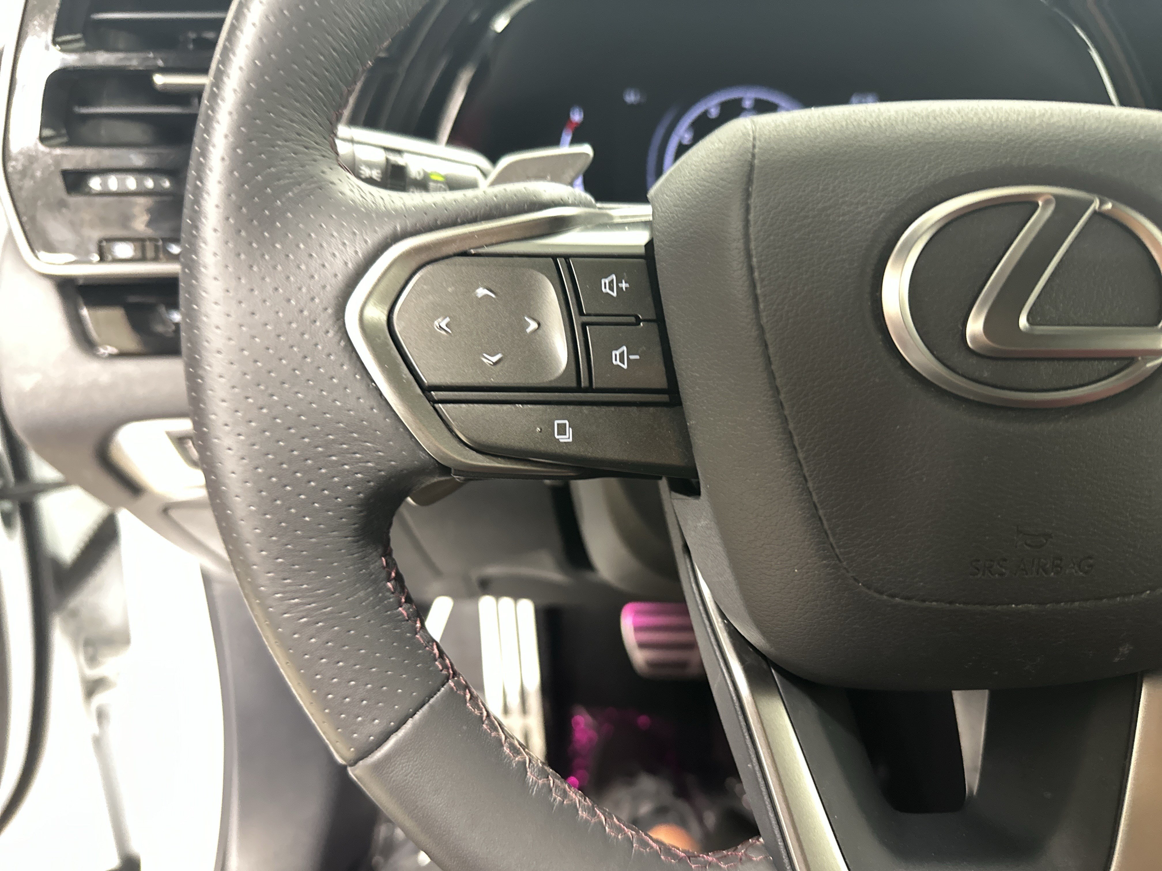 Used 2023 Lexus RX 350 F Sport w/ Accessory Package AWD/4WD image 20
