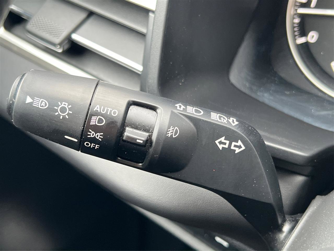 Used 2024 Mitsubishi Outlander SE image 29