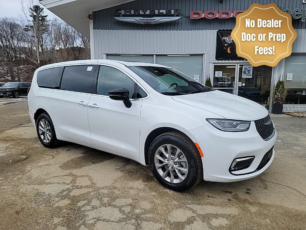 New 2026 Chrysler Pacifica Limited w/ Uconnect Theater Family Group
