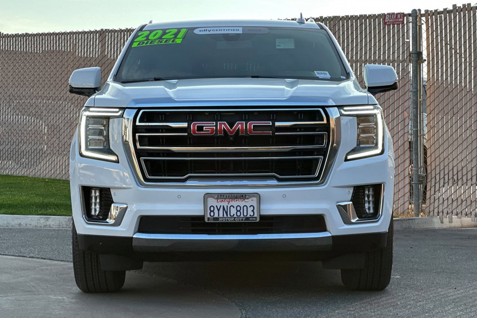 Used 2021 GMC Yukon SLT w/ SLT Luxury Package image 9