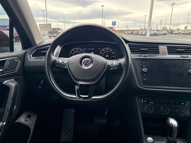 Used 2018 Volkswagen Tiguan SEL Premium image 13