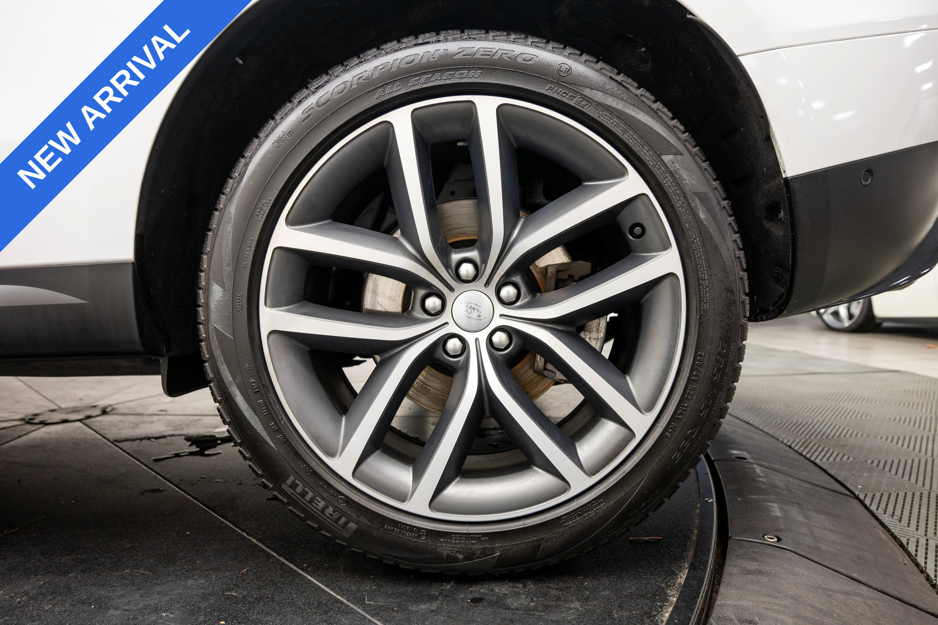 Used 2023 Land Rover Range Rover Sport SE AWD/4WD image 26