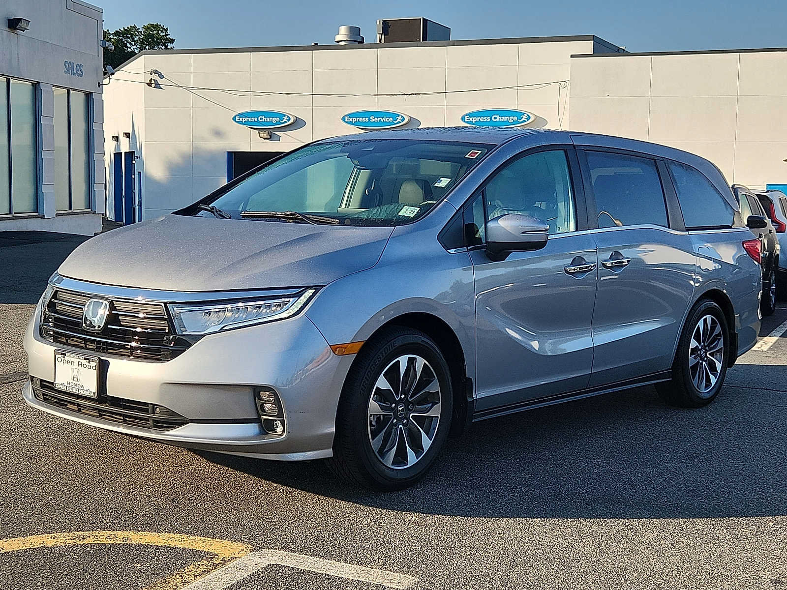 Certified 2024 Honda Odyssey EX-L image 3