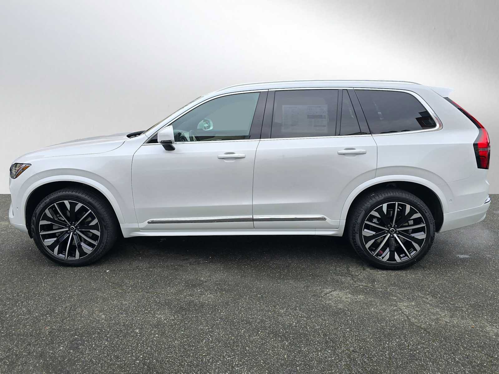New 2026 Volvo XC90 B6 Plus w/ Protection Package Premier AWD/4WD image 6