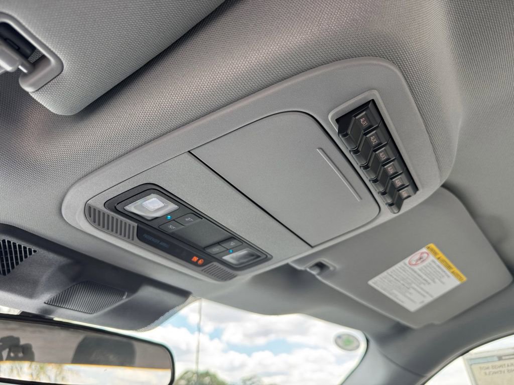 New 2026 Ford F550 4x4 Regular Cab Super Duty image 29