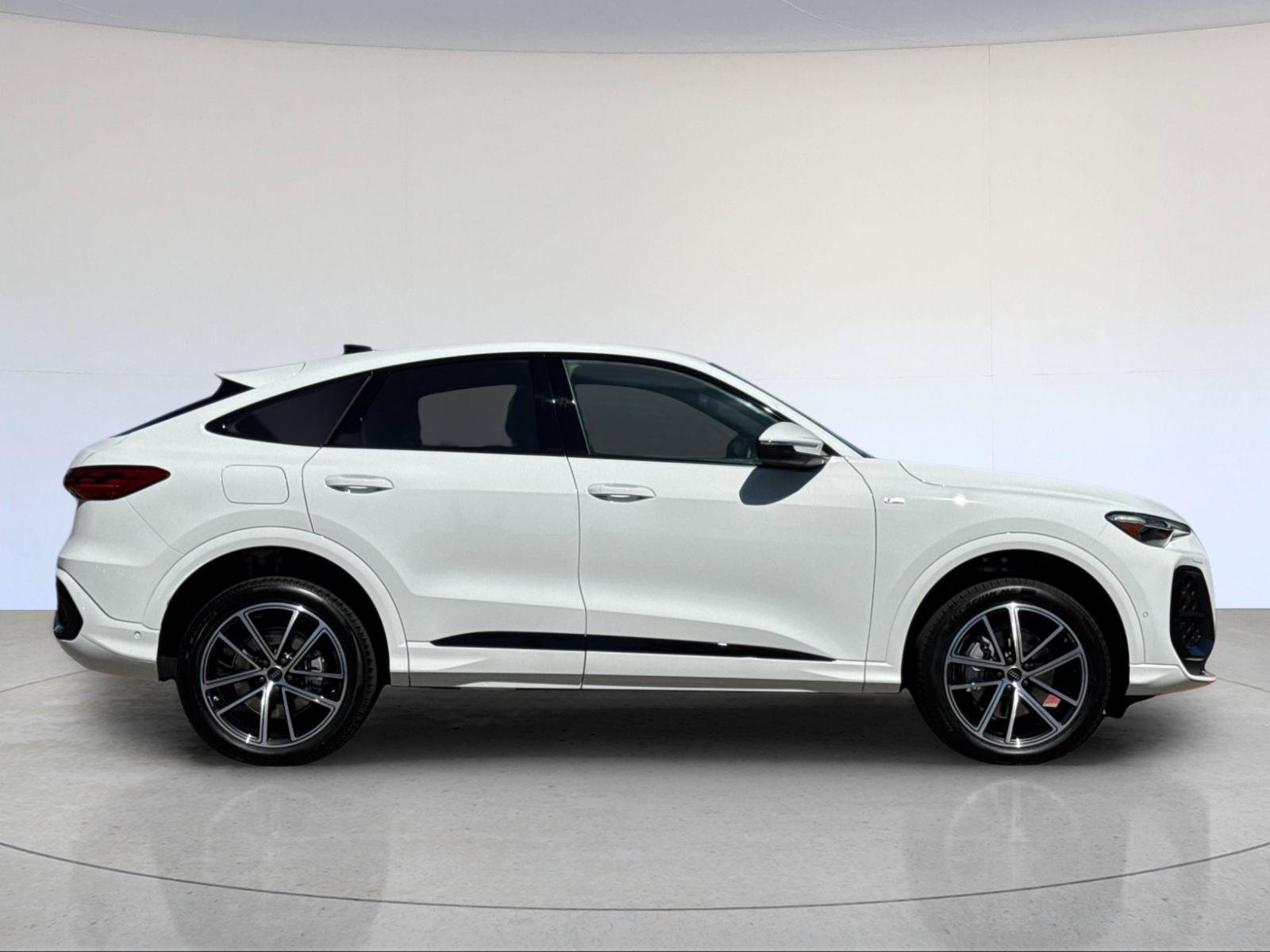 New 2026 Audi Q5 Premium Plus AWD/4WD image 7