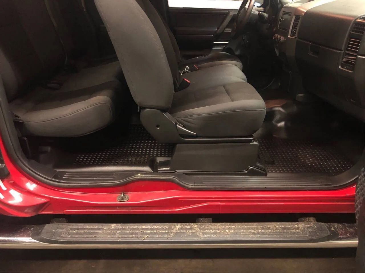 Used 2010 Nissan Titan XE w/ XE Popular Equipment Pkg image 15