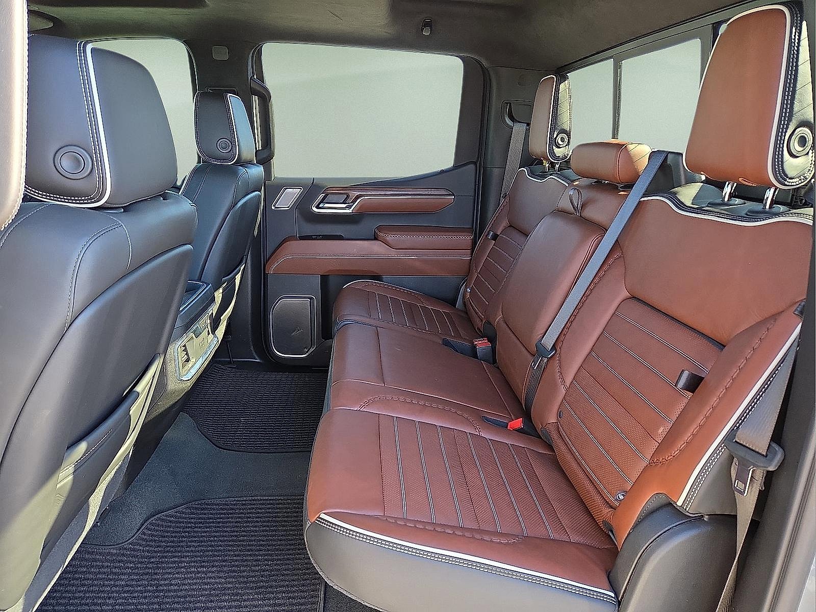 Used 2025 GMC Sierra 1500 Denali Ultimate image 10