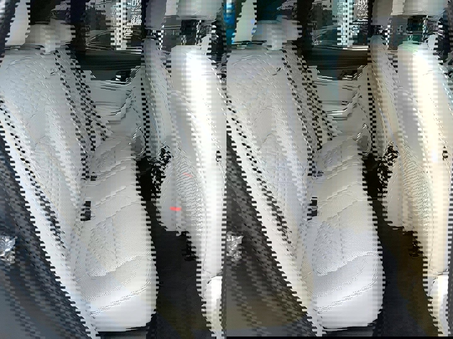 Used 2022 Jaguar F-PACE S image 32