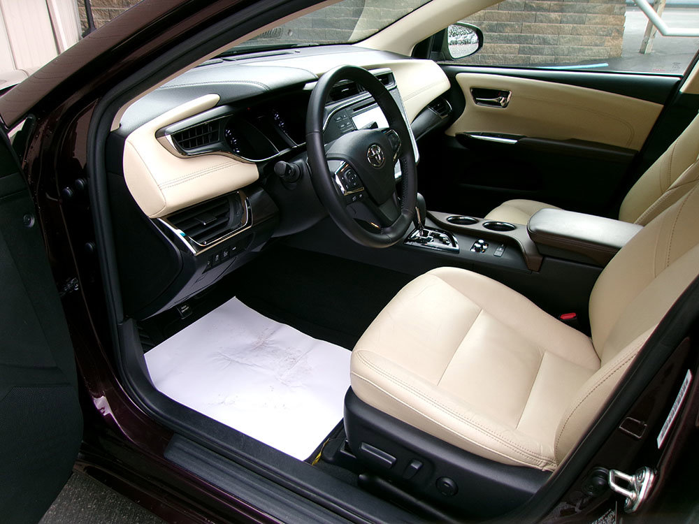 Used 2017 Toyota Avalon XLE Premium w/ Carpet Mat Package FWD image 16