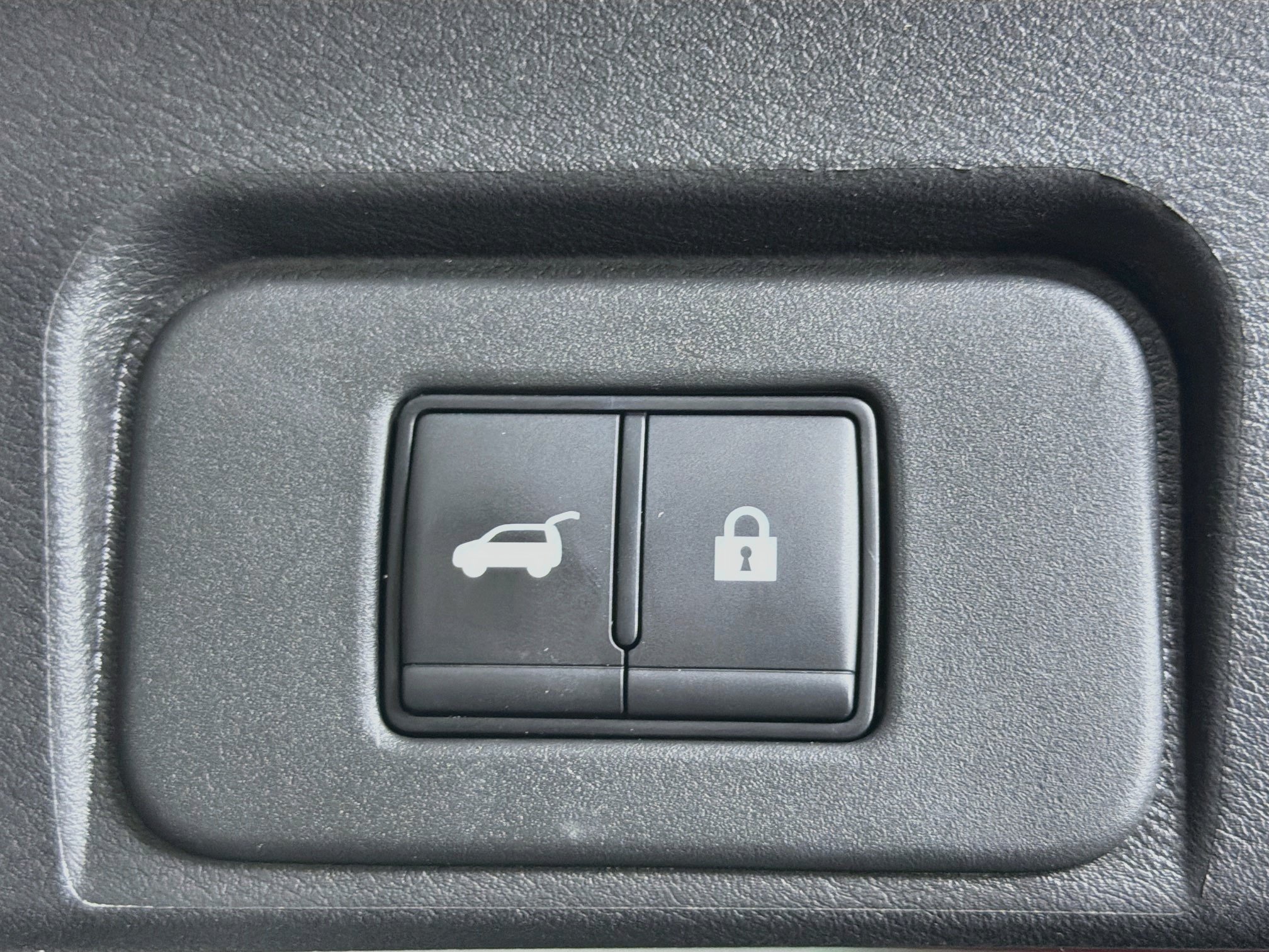 Used 2025 Nissan Rogue SV AWD/4WD image 28