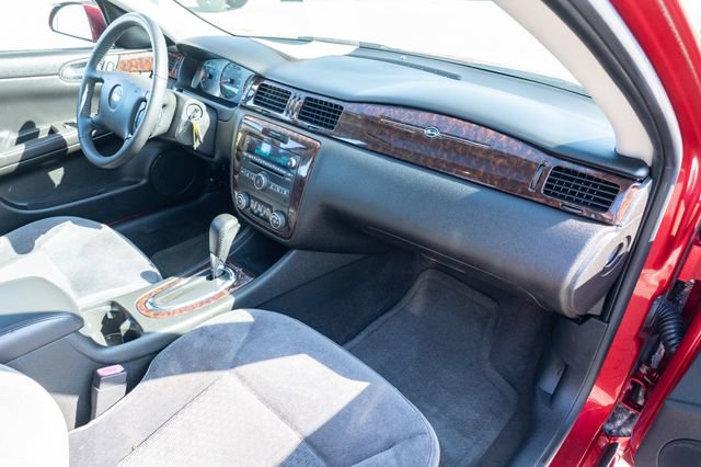 Used 2013 Chevrolet Impala LT w/ LT Sunroof Package FWD image 38