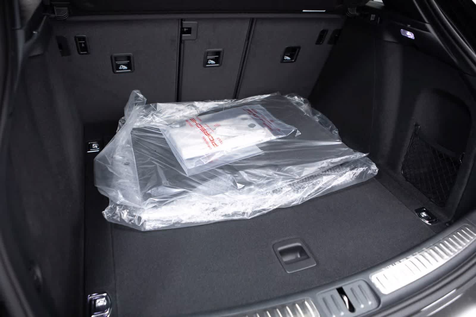 Used 2026 Porsche Macan AWD/4WD image 37