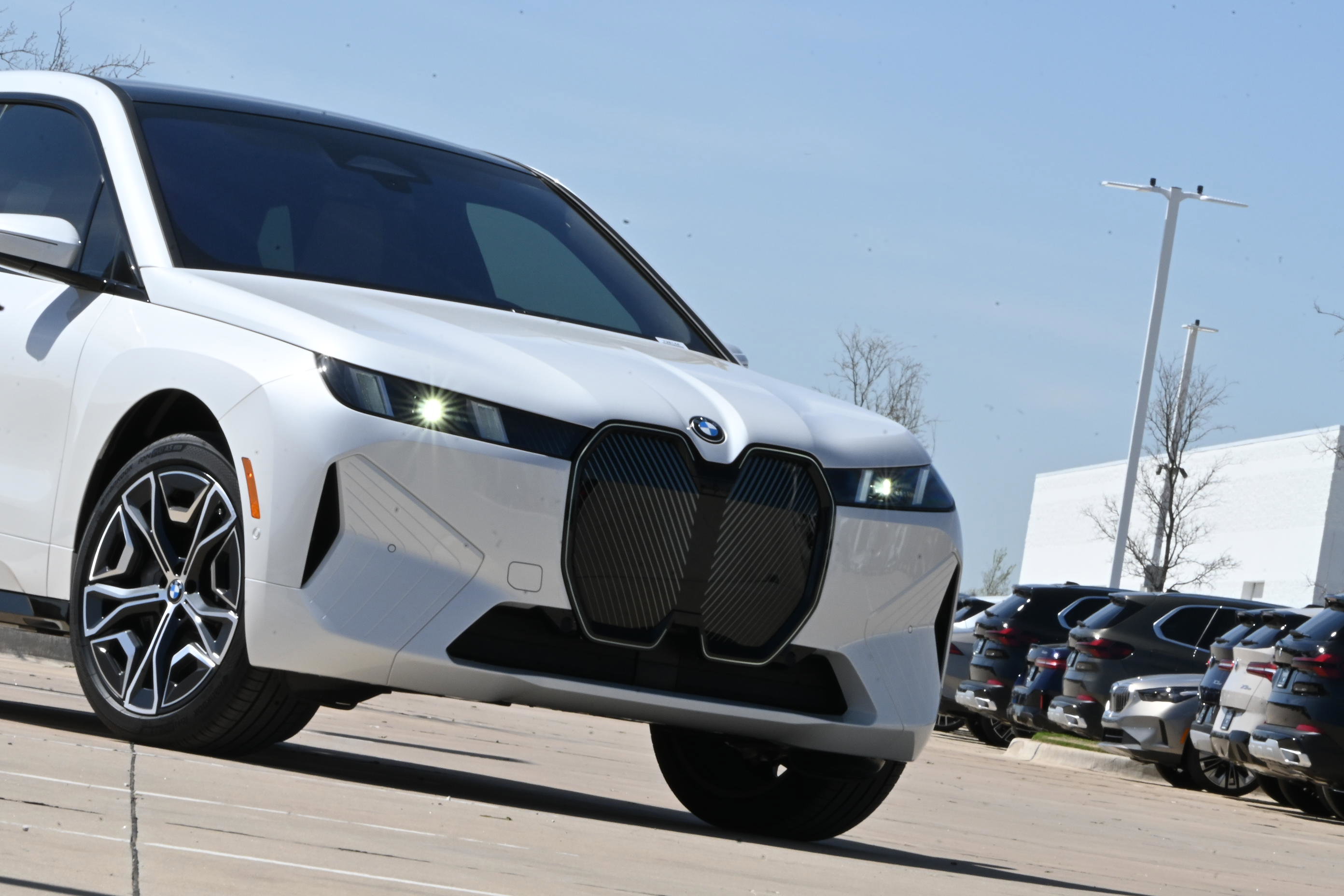 New 2026 BMW iX xDrive60 w/ Premium Package image 5